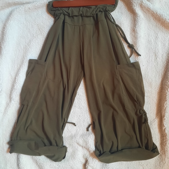 Aurora Yoga Pants - Picture 4 of 10